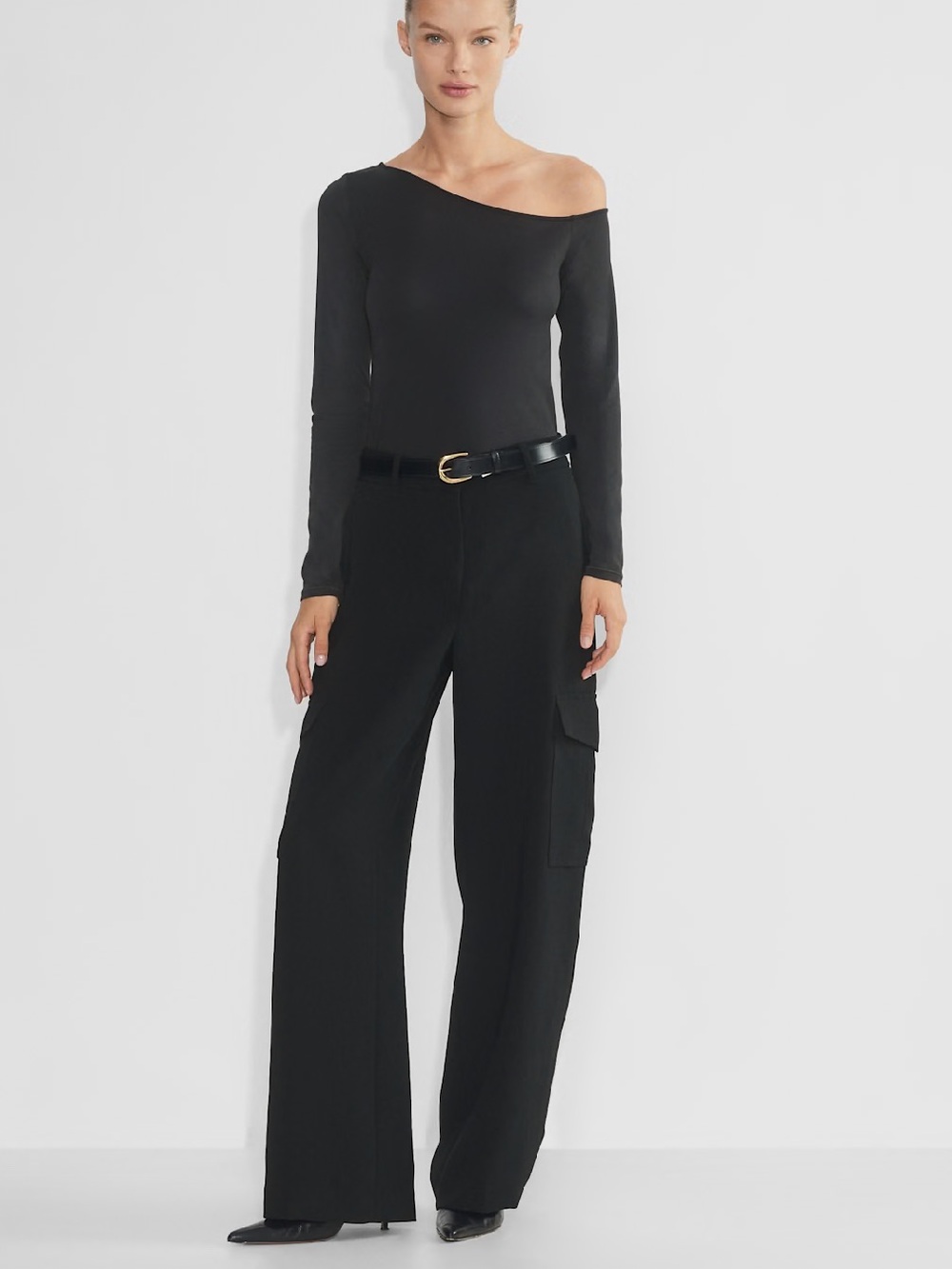 Aritzia Wilfred Bridget Cargo Pants Wide-Leg black career work